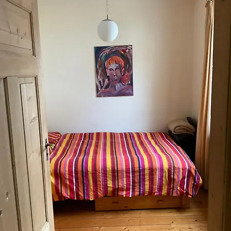 홈스테이 Gemuetliches Gaestezimmer In Charmantem Einfamilienhaus *