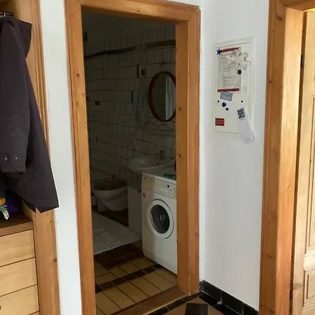 홈스테이 Gemuetliches Gaestezimmer In Charmantem Einfamilienhaus *