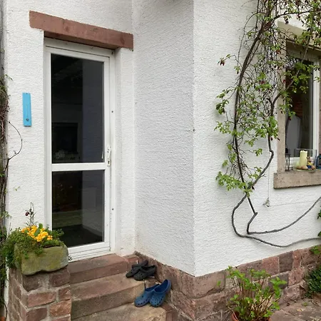 홈스테이 Gemuetliches Gaestezimmer In Charmantem Einfamilienhaus 오티그하임
